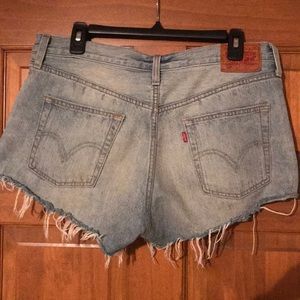 Levi Cut Off Shorts